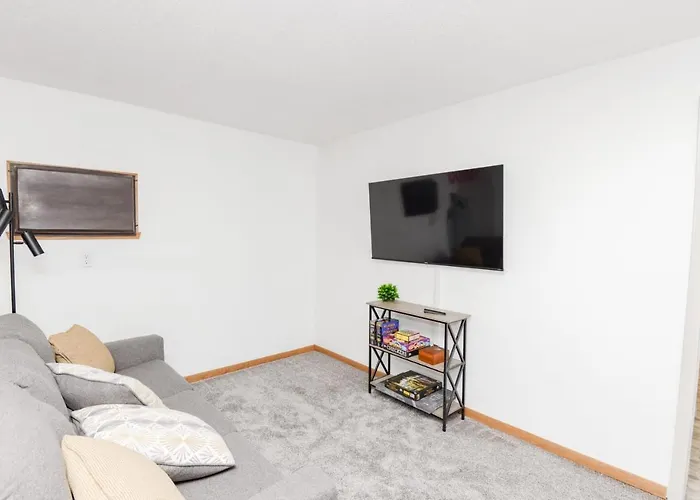 Holiday home New Remodeled Townhome Close To Downtown Fargo