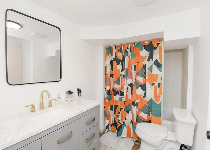 New Remodeled Townhome Close To Downtown * Fargo