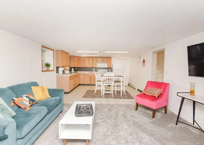 Holiday home New Remodeled Townhome Close To Downtown *